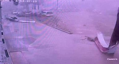 Adana'da hortum okulun çatısını uçurdu, o anlar güvenlik kamerasına yansıdı