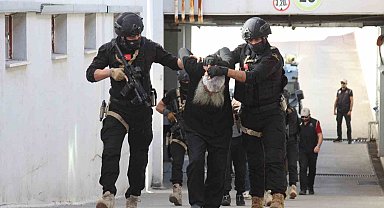 Adana'daki DEAŞ operasyonu: Sözde Türkiye emiri ile birlikte 6 şüpheli tutuklandı