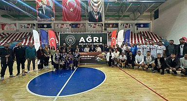 Ağrı'da Kamu Spor Oyunları Finalleri ve "İpucu" tiyatro oyunu ilgi gördü