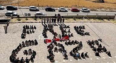 Ahlat'ta öğrenciler zulme sessiz kalmadı
