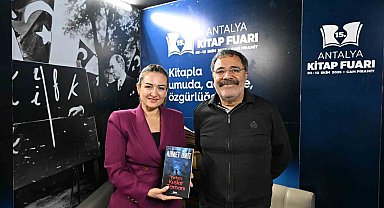 Ahmet Ümit Antalya Kitap Fuarı'nda okurlarıyla buluştu