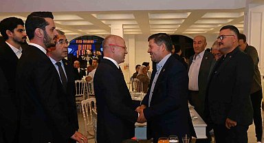 AK Parti teşkilatı muhtarlarla bir araya geldi