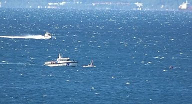 Akdeniz'de 19 SUP board yapan gençler rüzgarla 2 mil açığa sürüklendi