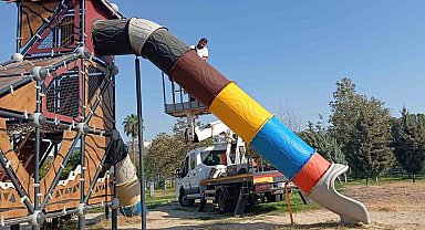 Akdeniz'de parklar yenileniyor çocuklar daha güvenli oynuyor