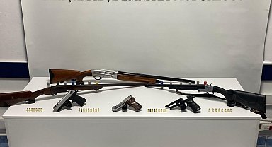 Alaçam'da ruhsatsız silah ve çalıntı motosiklet operasyonu