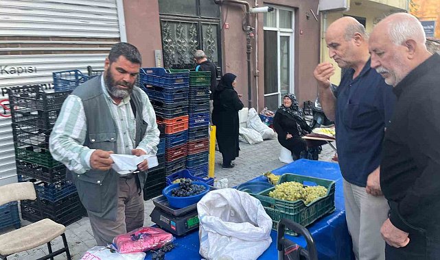 Alaşehir'in üzümleri Tavşanlı semt pazarında