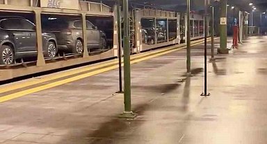 Almanya'dan sipariş edilen Togg otomobilleri trenle Avrupa'ya gidiyor