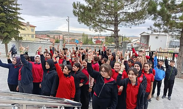 Altıntaş Mustafa Kemal Ortaokulu öğrencilerinden Filistin'e destek