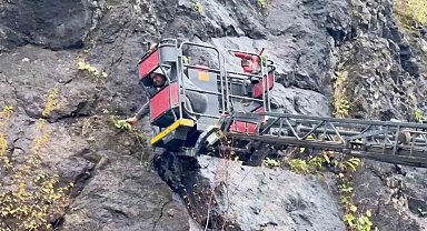 Amasra'da kayalardan sarkan kablolar paniğe neden oldu: 19 yıl önce patlatılan dinamitlerden kaynaklandığı ortaya çıktı