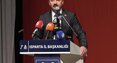 Anahtar Parti Genel Başkanı Ağıralioğlu, kürsüde konuşurken depreme yakalandı