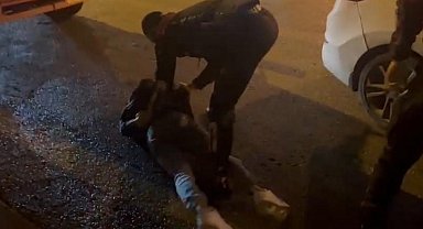 Ankara'da kendini polis olarak tanıtarak 250 bin dolarlık vurgun yapan 2 şüpheli kıskıvrak yakalandı