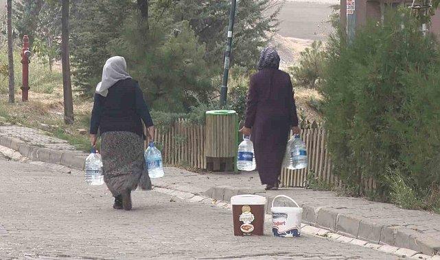 Ankara'da yaşanan su sorunu vatandaşları isyan ettirdi