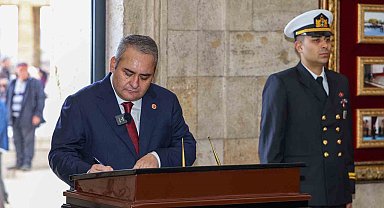 Ankara'nın Başkent oluşunun 102'nci yılında binlerce Keçiörenli Anıtkabir'i ziyaret etti