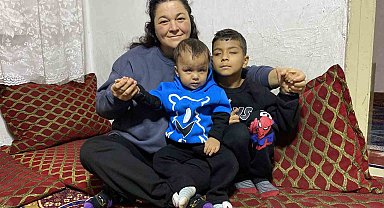 Annelerinin yüzünü ve dünyanın renklerini ilk defa gördüler