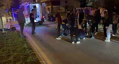 Antalya'da 'U' dönüşü yapan otomobille çarpışan motosiklet sürücüsü yaralandı