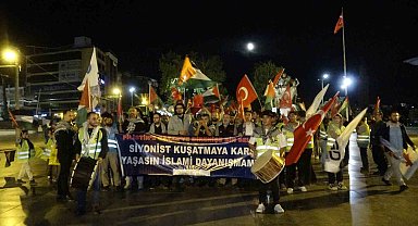 Antalya'da Özgürlük Filosuna destek yürüyüşü