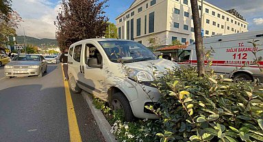 Araç refüje çıktı: 1 yaralı