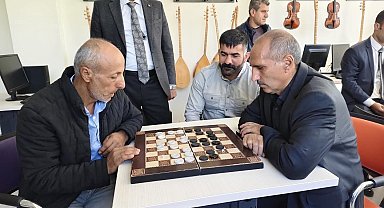 Arıcak'taki Dama Turnuvası'nda yarı final heyecanı