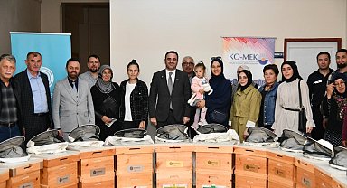 Arıcılık kursiyerlerine malzeme desteği