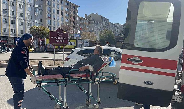 Arkadaşını bıçakladı, olay yerinde polisi bekledi