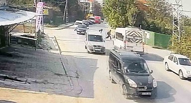 Arnavutköy'de servis minibüsünün çarptığı çocuk yaralandı