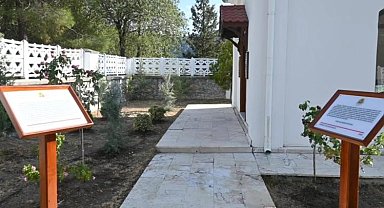 Asırlık türbede bakım ve çevre düzenlemesi