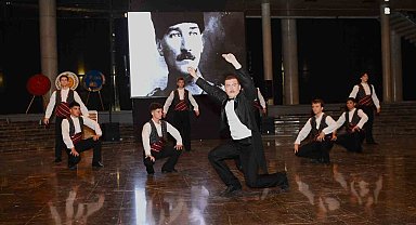 Atatürk'ün Bursa'ya gelişinin 103'üncü yıl dönümü Osmangazi'de muhteşem gösteriyle kutlandı