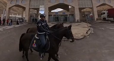 Atlı Jandarma Timleri Kapıköy sınırında görevde