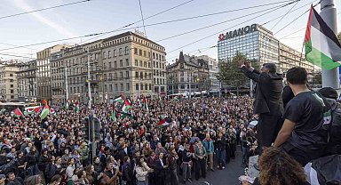 Avrupa'da İsrail'in Küresel Sumud Filosu'na müdahalesine karşı binlerce kişi sokaklara döküldü