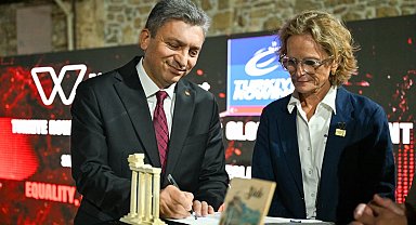 Avrupa'nın en iyi kürekçileri Antalya'da yarışıyor