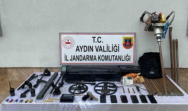 Aydın'da kaçak kazı yapan şahısların evlerine operasyon