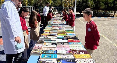 Aydıntepe'de 'Kültür ve Sohbet Odası' yapımına destek amaçlı kitap fuarı düzenlendi