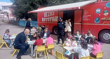 Aydıntepe'de anaokul öğrencilerine 'Gezici Kütüphane' tanıtıldı