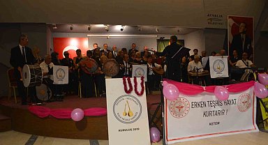 Ayvalık'ta türkülerle kanser farkındalığı