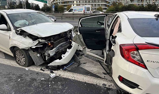Bağcılar TEM Otoyolu'nda kaza: 4 yaralı