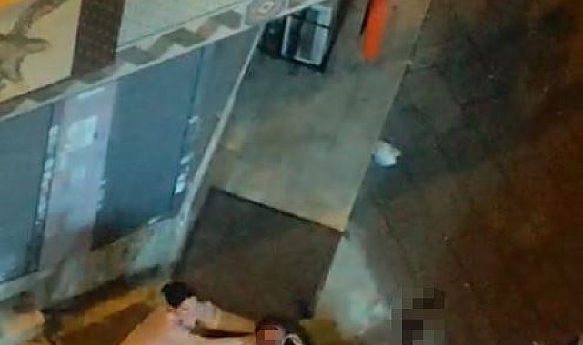 Bahçelievler'de 2 kişi birbirine yumruklarla saldırdı: O anlar kameraya yansıdı