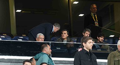 Bakan Bak ile Montella, Fenerbahçe-Nice maçını takip etti