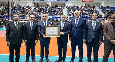 Bakan Bak'a Malatya'dan hemşerilik beratı