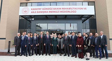 Bakan Göktaş, Konya'da evlilik kredisinden yararlanan çiftin nikah şahidi oldu