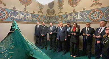 Bakan Tekin, Hacı Bektaş-ı Veli'nin kabrini ziyaret etti