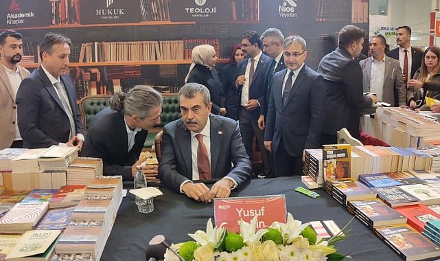 Bakan Tekin: "Çocuklarımız dünyanın diğer ülkelerinde olduğu gibi daha erken yaşlarda eğitim öğretim süreçlerini tamamlasınlar ve normal hayatın içerisinde toplumsal hayata dahil olsunlar"