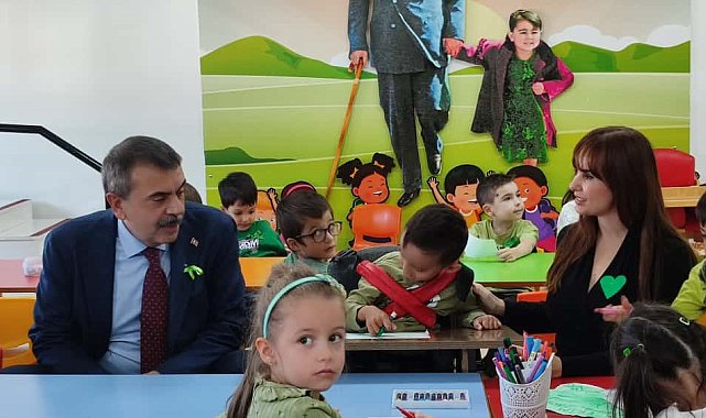 Bakan Tekin: "Hepimizin bir eksiği, bir engeli var"