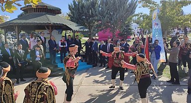 Bakan Tekin ve Bakan Yumaklı, 'Tarımın Yıldızları Çocuk Şenliği'nde bir araya geldi