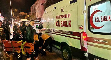 Balıkesir'de motosiklet yayaya çarptı: 2 yaralı