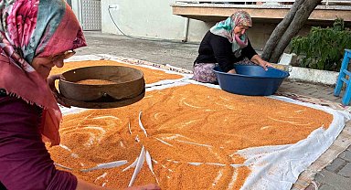 Balıkesirli kadınlar imece usulüyle kışa hazırlanıyor