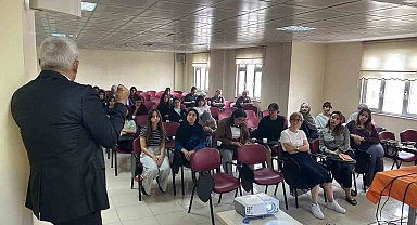 Başhekim Opr. Dr. Mehmet Deniz'den "Kadın Sağlığı ve Hijyen" semineri