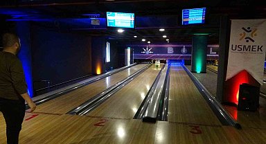 Basın mensupları bowling turnuvasında buluştu