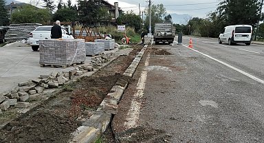 Başiskele'de kaldırımlar daha güvenli hale geliyor