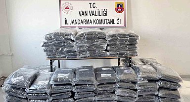 Başkale'de gümrük kaçağı malzemeler ele geçirildi