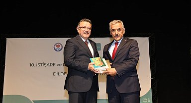 Başkan Ahmet Metin Genç: "Türkçemizi ve dilimizi korumak sadece kültürel bir tercih değildir, zorunluluk ve milli vazifedir"